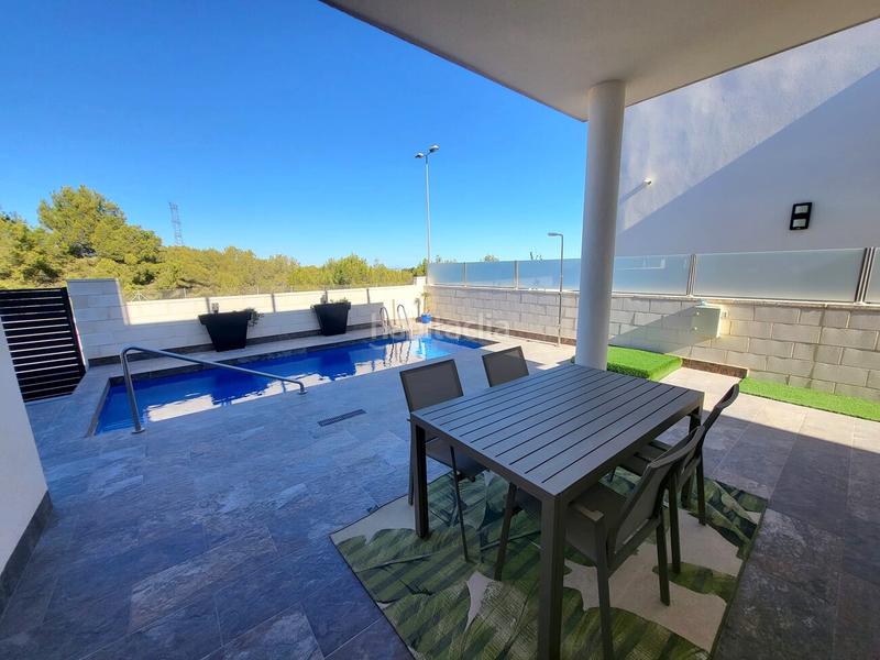 Foto 4e20f4ee-982f-4bb0-b876-77b6d94c2dbc. Maison avec piscine dans Lomas de Cabo Roig - Los Dolses Orihuela
