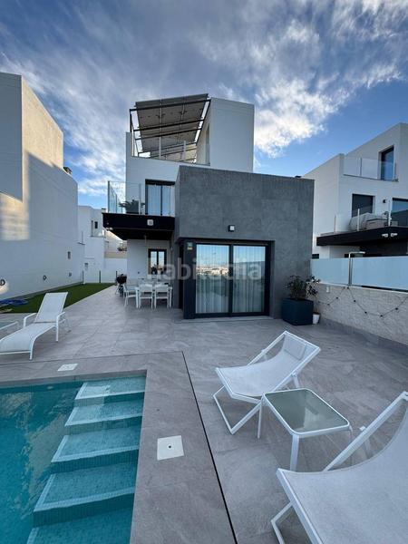 Foto 91f03892-babc-4bee-8685-955601ba2332. Casa con piscina in Los Balcones-Los Altos Torrevieja