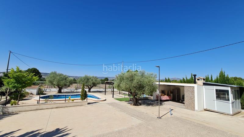 Foto a580e03e-60de-46e1-b00c-d9a2fe55cd07. Casa a Yecla