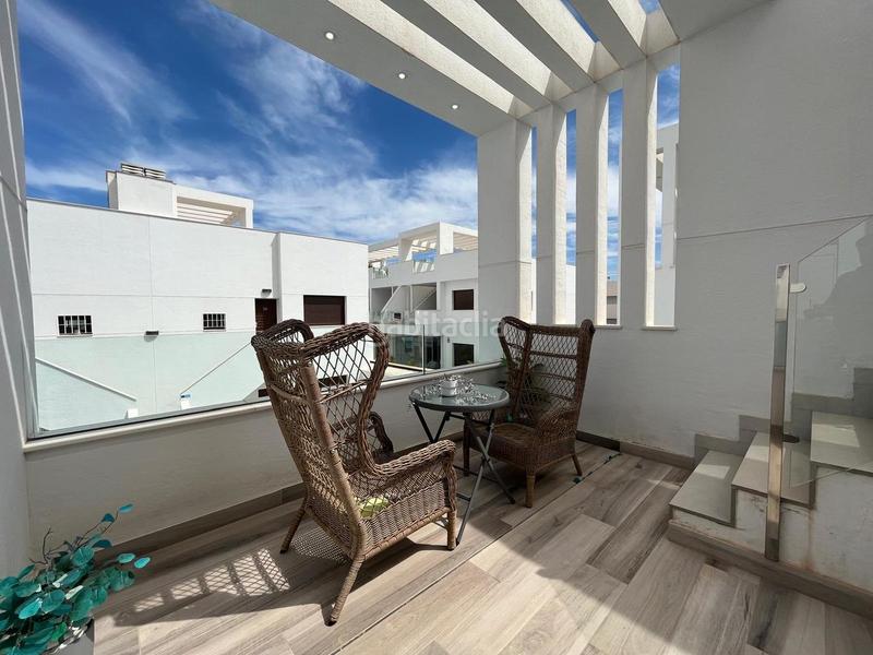 Foto 3dbaa238-0e4c-4514-b4f3-e9b45cd5f23f. Casa amb aparcament a Mercado Alicante