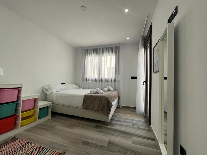 Foto 42f14ff5-1c05-4c82-a3e2-3d1f6de78186. Casa amb aparcament a Mercado Alicante