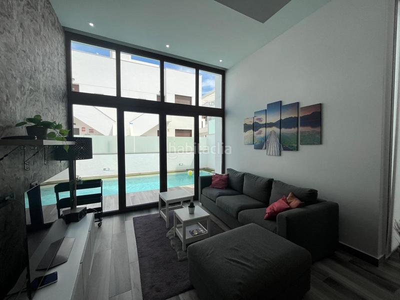 Foto d02f67c7-05e5-41fd-b6fb-f0575dec9475. Casa amb aparcament a Mercado Alicante