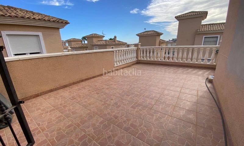 Foto 790ba0d0-b273-4316-954d-719f90ee937e. Casa en Campoamor Orihuela