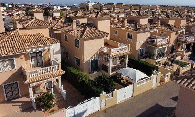 Foto ecd840eb-e9f0-42a8-96f5-63ed9e5006dc. Casa en Campoamor Orihuela