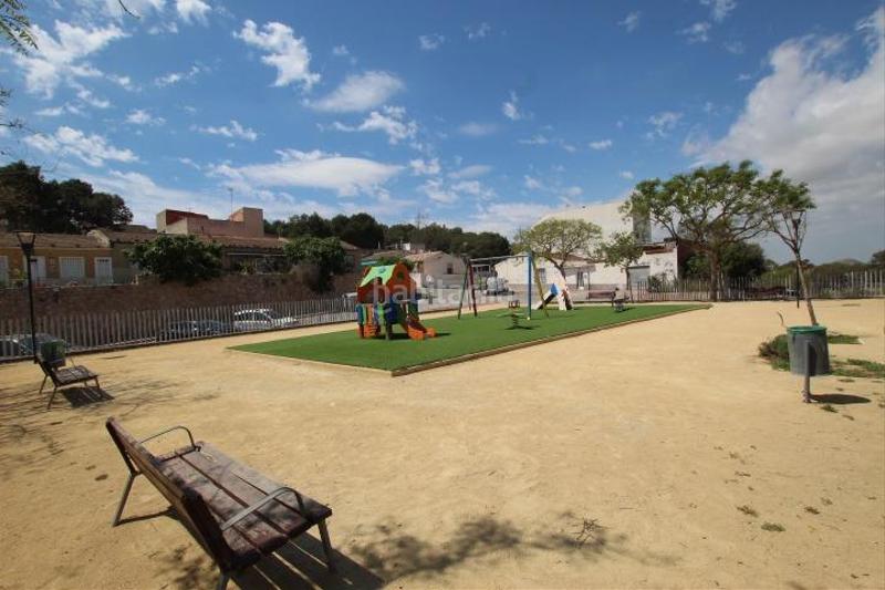 Foto c9c552e1-e98f-4cde-9961-783d0e6d2f53. Maison jumelée dans Pueblo Guardamar del Segura