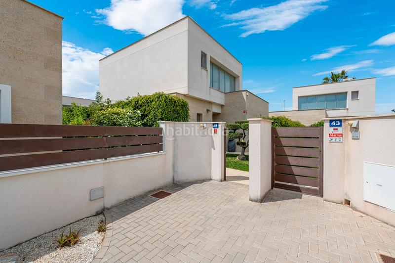 Foto 9351f376-ae00-42c1-8e2c-b3fec3fbdbb2. Casa con parcheggio in Lomas de Cabo Roig - Los Dolses Orihuela