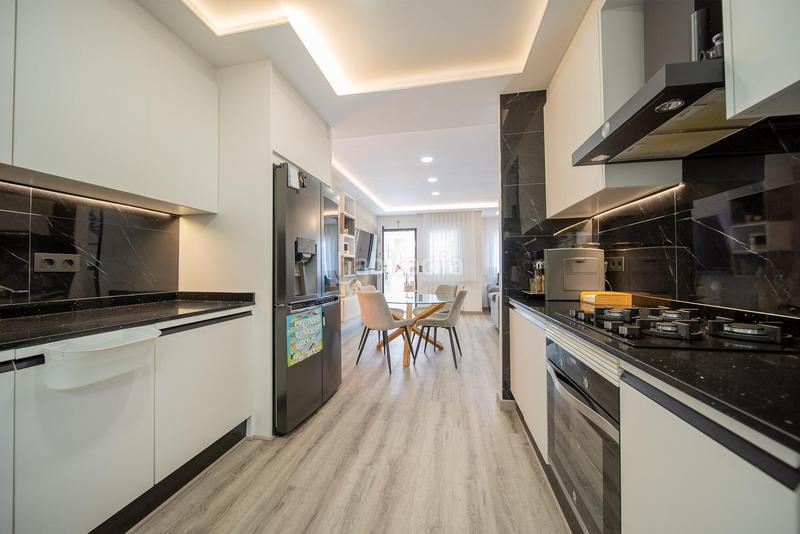 Foto 39f8ddb9-b7d4-4bb4-9783-95f04f02742d. Casa adosada en Los Almendros Orihuela