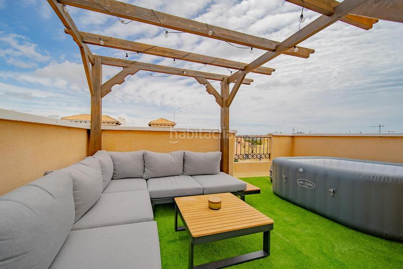 Foto b7233197-8971-4a96-ba80-0da55a6ac3cc. Maison jumelée dans Los Almendros Orihuela