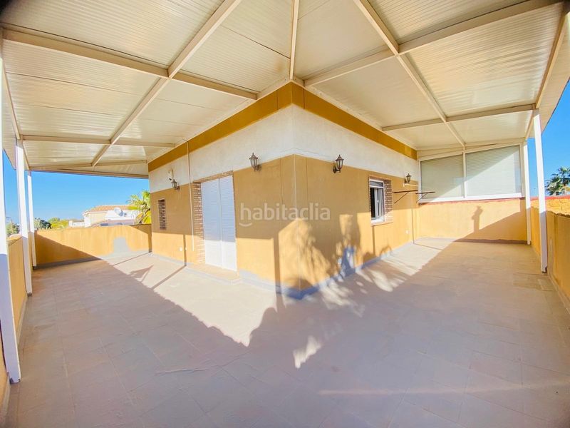 Foto b1d766d0-2dda-497c-8119-13a1bb22df7c. Casa amb piscina a La Florida Orihuela