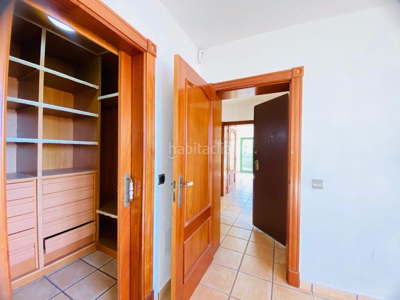 Foto b7622d0a-ee66-423f-bdce-e87e87469657. Casa amb piscina a La Florida Orihuela