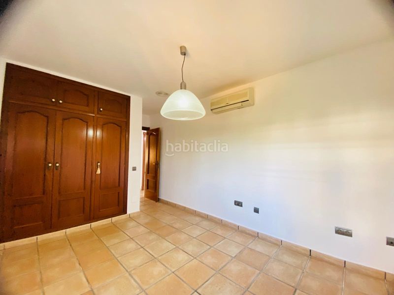 Foto cc1b84bd-8609-44fc-ae2e-a2994998440d. Casa amb piscina a La Florida Orihuela