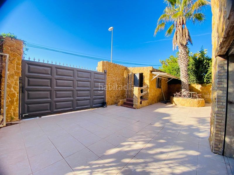 Foto f5c1d8b8-d93b-4e22-8b99-d429308acbed. Casa amb piscina a La Florida Orihuela