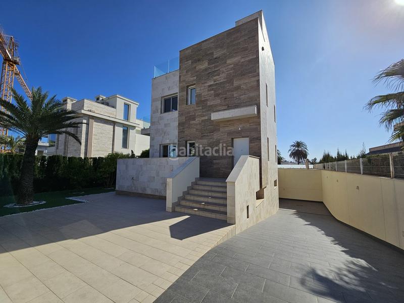 Foto d53f79b0-b50a-4658-abb4-061f96ba5c65. Casa en La Zenia Orihuela