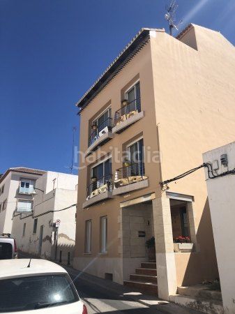 Foto 1a3d6aab-ac9a-4f43-986d-da633e4b2aba. Casa adossada a Puerto Xàbia