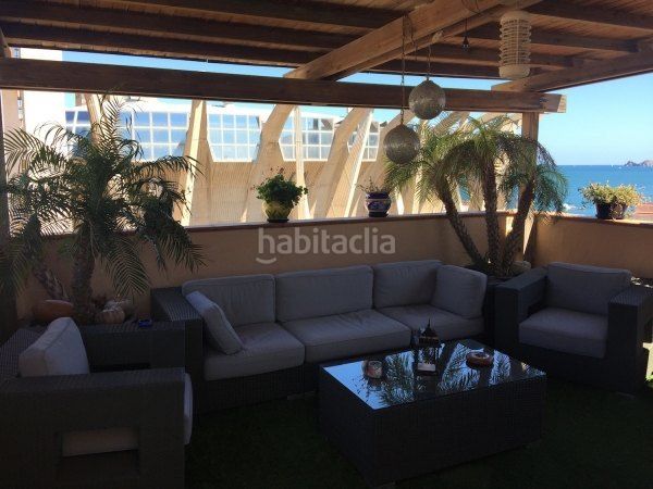 Foto d4dfcb1a-9e5e-4e26-bb3f-f97d1625e900. Casa adossada a Puerto Xàbia