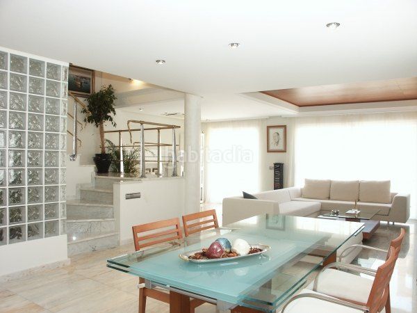 Foto d5700a7f-6179-4621-9c49-535b9c79027d. Casa adossada a Puerto Xàbia