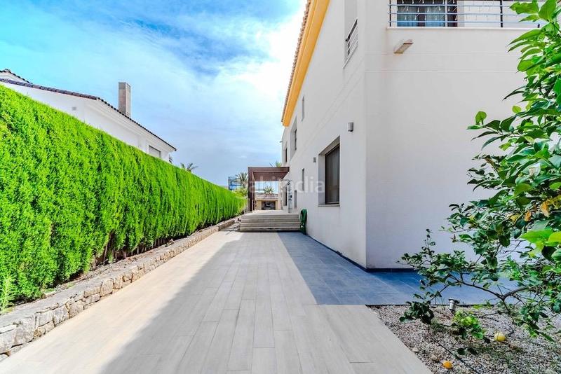 Foto ca9360ee-f55d-4b6b-8790-39aeb60c041c. House in Cabo Roig Orihuela