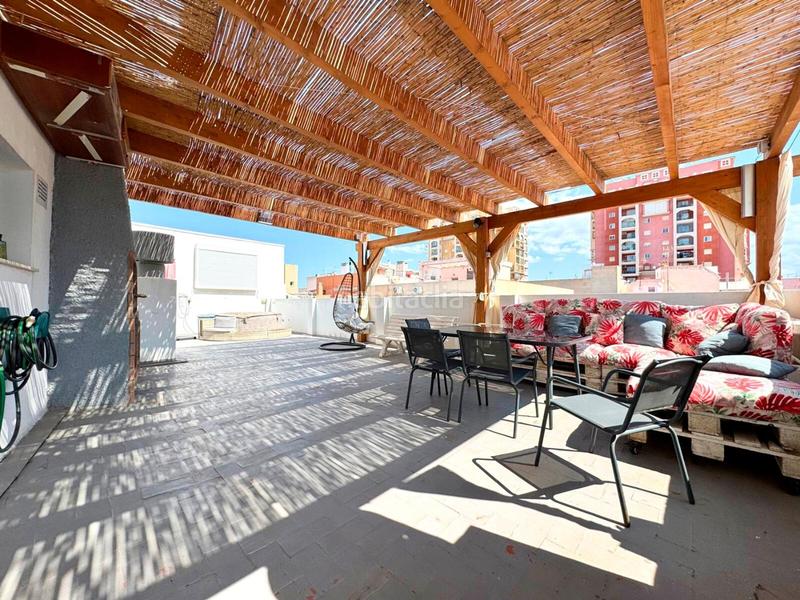 Foto b9bfdaeb-37ff-401b-b9cd-545b95fbf594. Attico con parcheggio in Zona Playa de los Locos Torrevieja