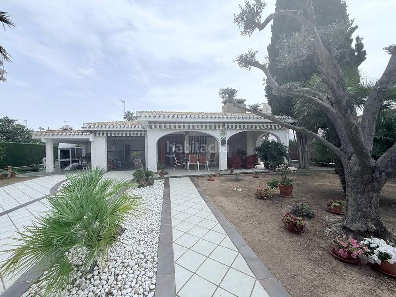 Foto 9528d493-af6e-4835-980e-e28a807c98d9. Casa en Campoamor Orihuela