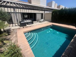 House in Jerónimo y Avileses