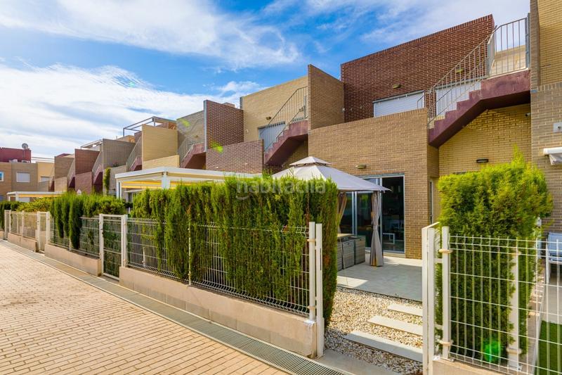 Foto 887a897a-0df0-4c60-9277-dc3555ee2a9f. Semi detached house in Parque Acuático - Sector 25 Torrevieja