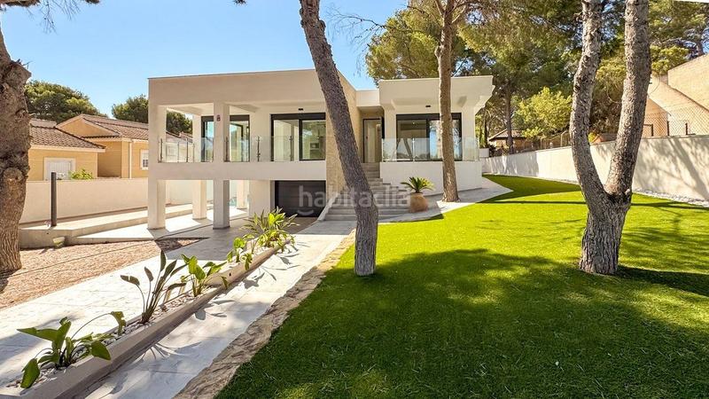 Foto 6559da63-672f-4b3f-b81a-023c36998dc4. House with pool in Los Balcones-Los Altos Torrevieja