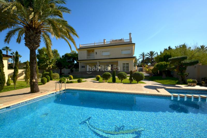 Foto 4f1c0f94-3b7f-4fc8-a6ef-61797357b528. House with parking pool in Cabo Roig Orihuela