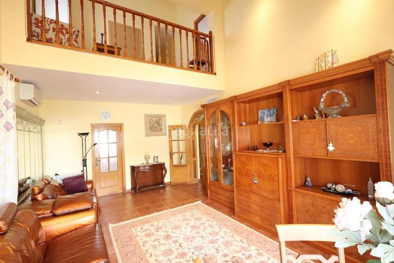 Foto fd8a5995-d902-4b8f-be37-7131347cd561. House with parking in La Zenia Orihuela