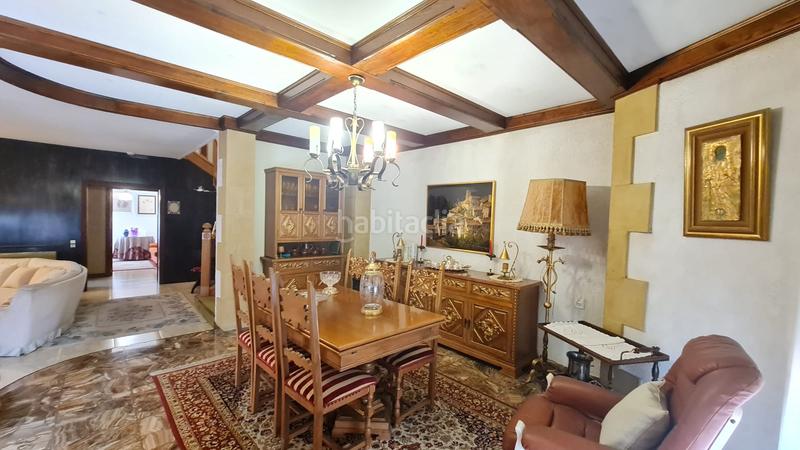 Foto f03c89c5-627c-4658-9785-0a3b712015c6. Casa adosada en Centro Elda