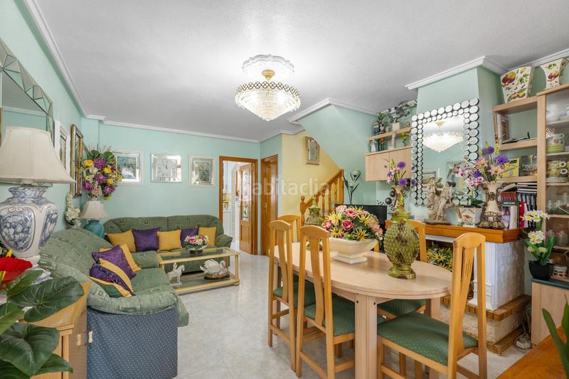 Foto 89776714-087b-4b6a-8bfe-e85826577f4a. Casa adossada a Zona los Frutales Torrevieja