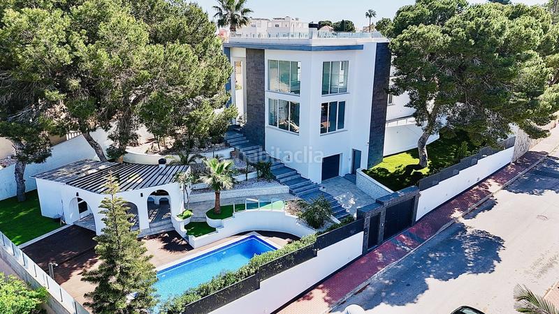 Foto ab0bb7c3-a0a8-4603-bc4d-702df8362f44. Maison avec parking dans Los Balcones-Los Altos Torrevieja