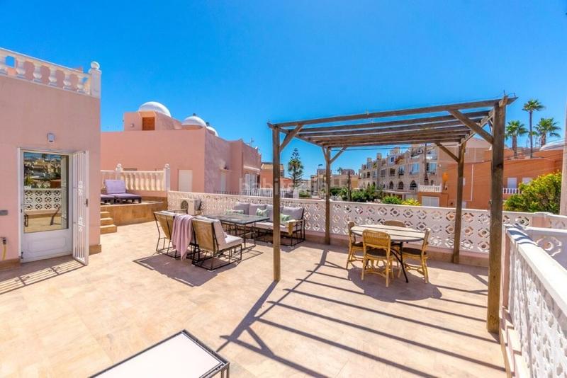 Foto 89c2896c-4f29-4c0a-946e-1a3c23bb7d28. Casa adosada en Parque de las Naciones Torrevieja