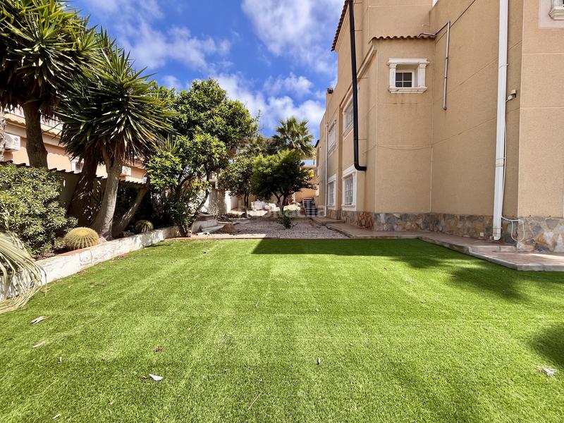 Foto 1435eb58-5d78-4dc2-866b-13b5e25a998a. Casa amb aparcament a La Zenia Orihuela