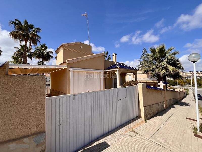 Foto 634821b1-2ccd-436f-9574-791f2727ff54. Haus mit parking in La Zenia Orihuela