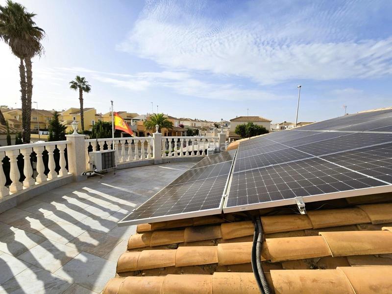 Foto 7f044a5a-2e35-48f6-931f-0b5ece66fac1. Casa amb piscina a Playa Flamenca Orihuela