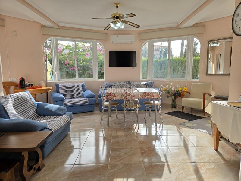 Foto a062582c-907b-4f82-aa4c-af634cb1e110. Casa amb piscina a Playa Flamenca Orihuela