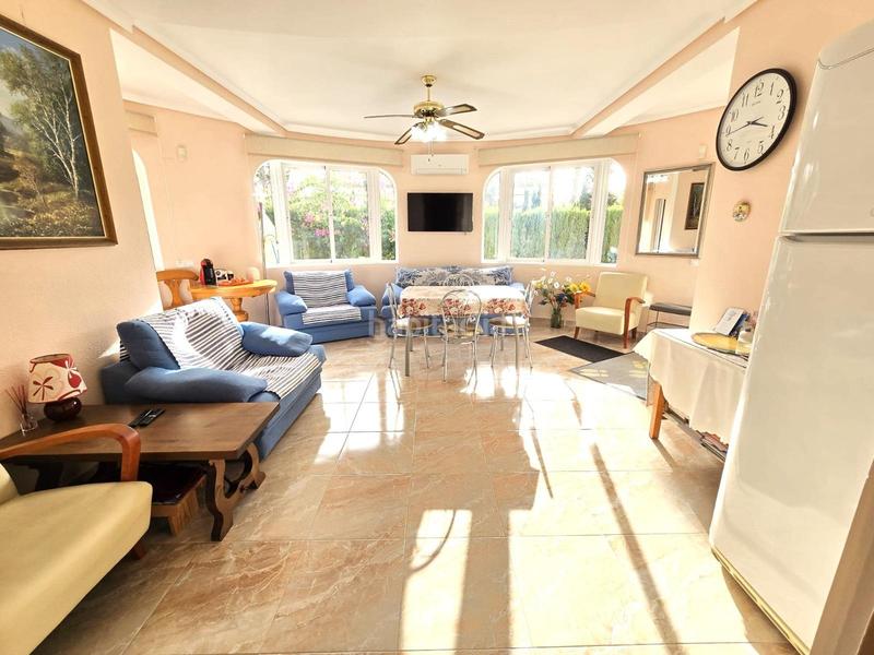 Foto eb85ae71-5c2c-4a12-9360-78ce27103fe2. Casa amb piscina a Playa Flamenca Orihuela