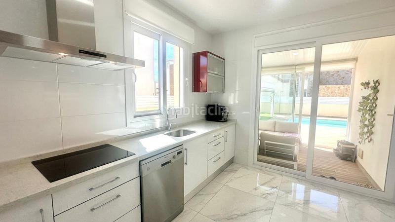 Foto e030b62f-c47f-4bd6-b617-f30d32772a3f. Casa en Zona los Frutales Torrevieja