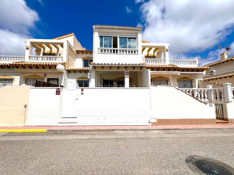 Foto 8c8b7165-95db-4789-b175-a8ecbfe13a84. Semi detached house in Los Balcones y los Altos Orihuela