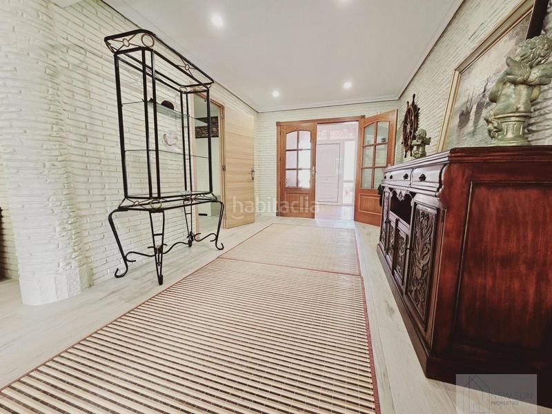 Foto 3260f2f1-f9e9-4b04-9a38-00564cd8d14a. Casa amb piscina a Zona Carrefour - Urbanizaciones Torrevieja