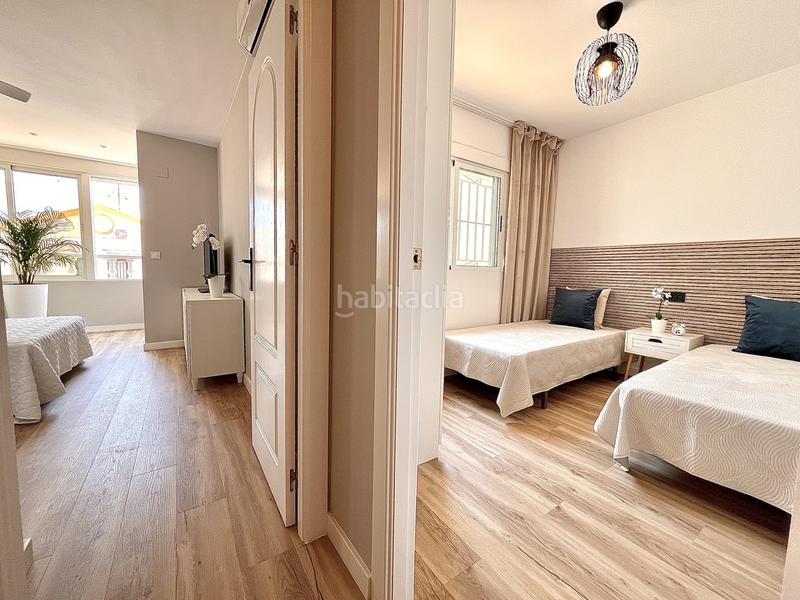 Foto b23a2c72-06c7-455a-9ed0-6e0bd0e56c94. Casa adossada a Playa Flamenca Orihuela