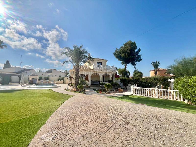 Foto 82fc00e9-49db-43e7-b667-c859d7cc662d. Casa in Zona Carrefour - Urbanizaciones Torrevieja