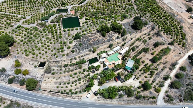 Foto 53932960-62fd-4c75-a2e2-cab9b57ee9c3. Country house with parking in La Nucia Pueblo Nucia (la)