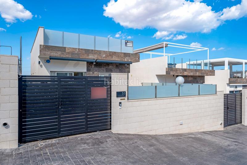 Foto bb40d39a-e461-48e0-a10d-e04012566f96. House in Los Almendros Orihuela