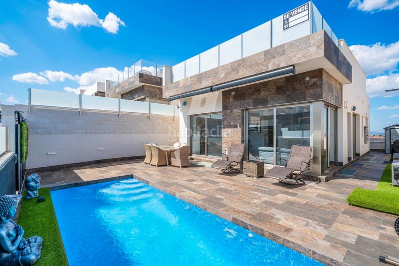 Foto c95a2ed4-66f0-4a6e-9020-07df6d3c49fb. House in Los Almendros Orihuela