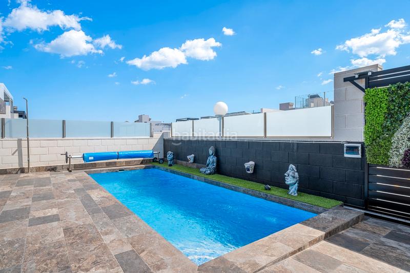 Foto fd0c1f4f-43c3-4f90-b96b-3e9fcc4b9f5e. Maison dans Los Almendros Orihuela