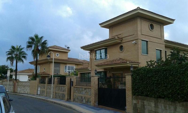 Foto e9d8fd2c-3c34-4110-b759-f6680e3b1d69. House in Sierra Helada Benidorm