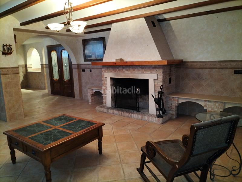 Foto 1070d591-7e53-4f09-ac98-efe799cb865a. Casa en Centro Elda