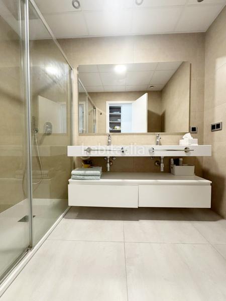 Foto f6a7afaa-ea96-4153-8d08-bacbb1b10954. Apartamento en Playa Poniente Benidorm