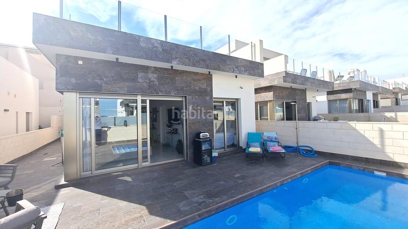 Foto 19ad559a-cd79-4d60-b996-3769765009df. Maison avec parking piscine dans Lomas de Cabo Roig - Los Dolses Orihuela